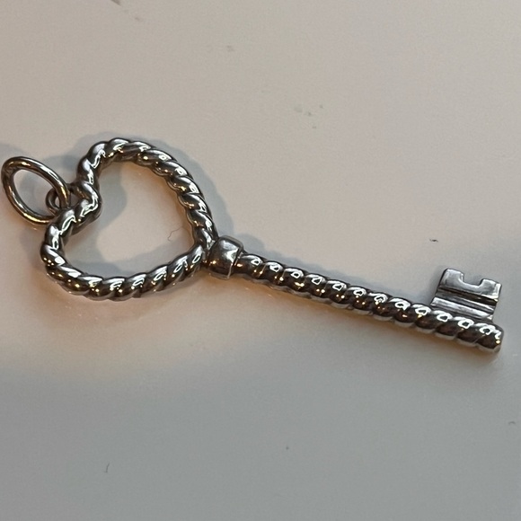 Tiffany & Co Sterling Silver Twisted Rope Heart Key Charm Pendant - Picture 4 of 4